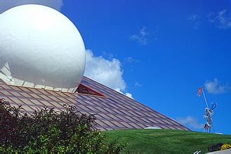  p>观测未来(英语:futuroscope)是位于法国普瓦捷近郊10公里处的一座