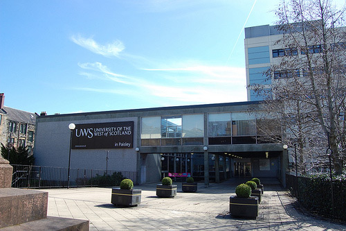  p>西苏格兰大学(uws)是英国苏格兰地区著名的公立综合性大学,成立于