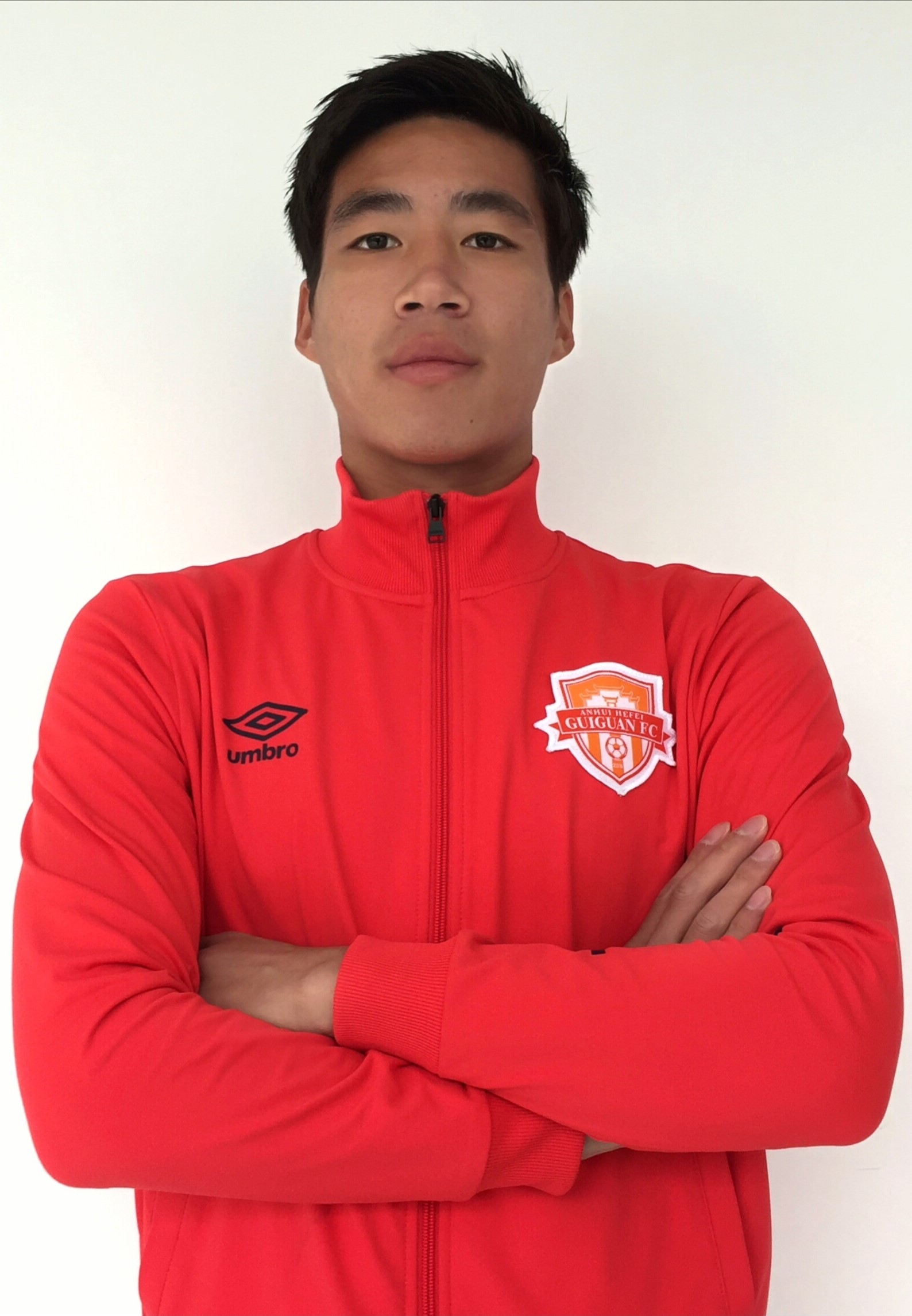  p data-id="gnfdp0h5b4">李豪,1995年10月8日出生,中国足球运动员