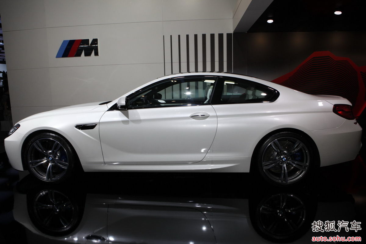 宝马m6跑车