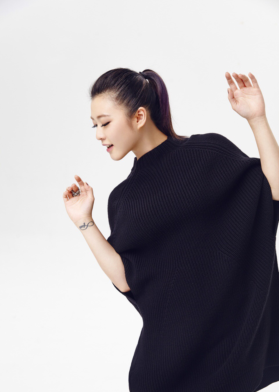 tsang),1992年9月12日出生于澳门,华语流行乐女歌手,影视演员