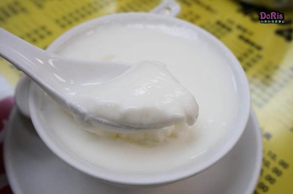  p>鲜奶炖蛋白是一道由牛奶,蛋清,苹果,冰糖等做成的美食. /p>