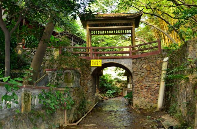 茶庵寺茶庵寺是江门市著名的名胜古迹,坐落于江海区外海街道五马归槽
