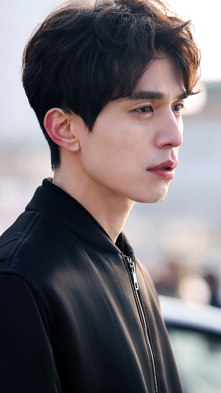  p>李栋旭(lee dong wook),1981年11月6日出生韩国首尔,韩国男演员