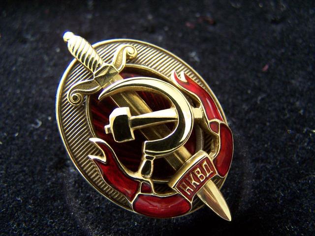  p> b>契卡 /b>(全称为 b>全俄肃清反革命及怠工非常委员会 /b>,简称 