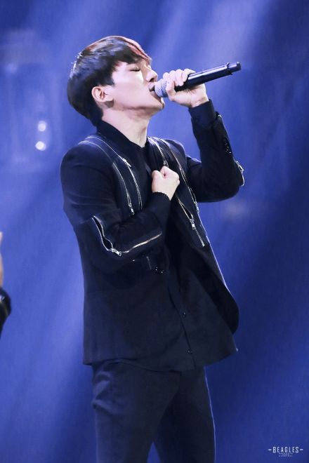  p>金钟大,艺名chen,1992年9月21日出生于韩国京畿道始兴市,韩国男