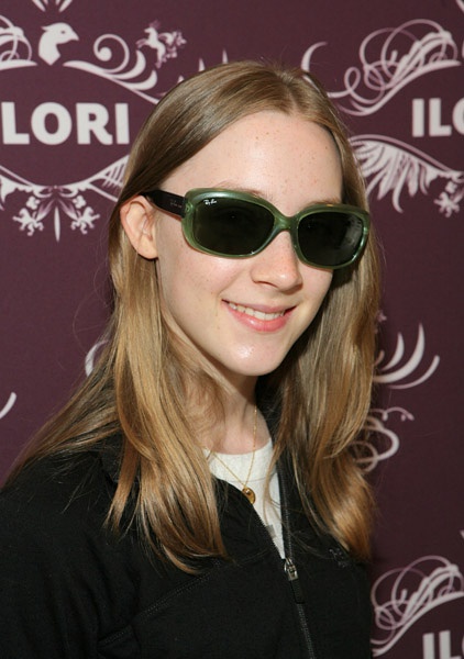  p data-id="gnso1fvg4i">西尔莎·罗南(saoirse ronan),1994年4月12