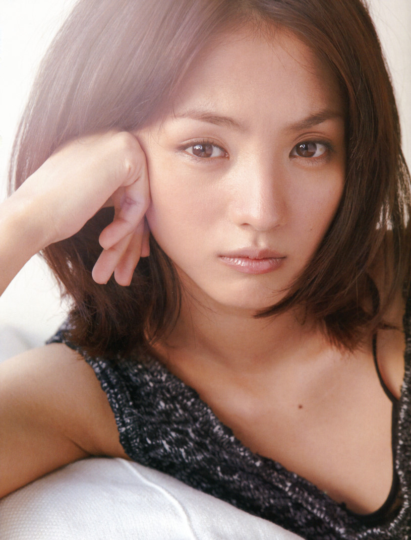 岛光( i>mitsushima hikari /i>),1985年11月30日出生于日本冲绳,演员