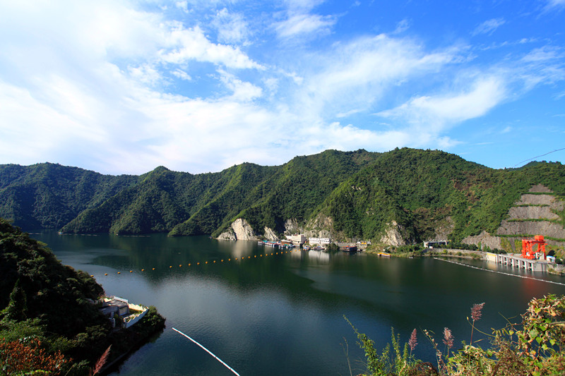  p>黄龙镇,隶属于湖北省十堰市张湾区,地处 a target="_blank" href="