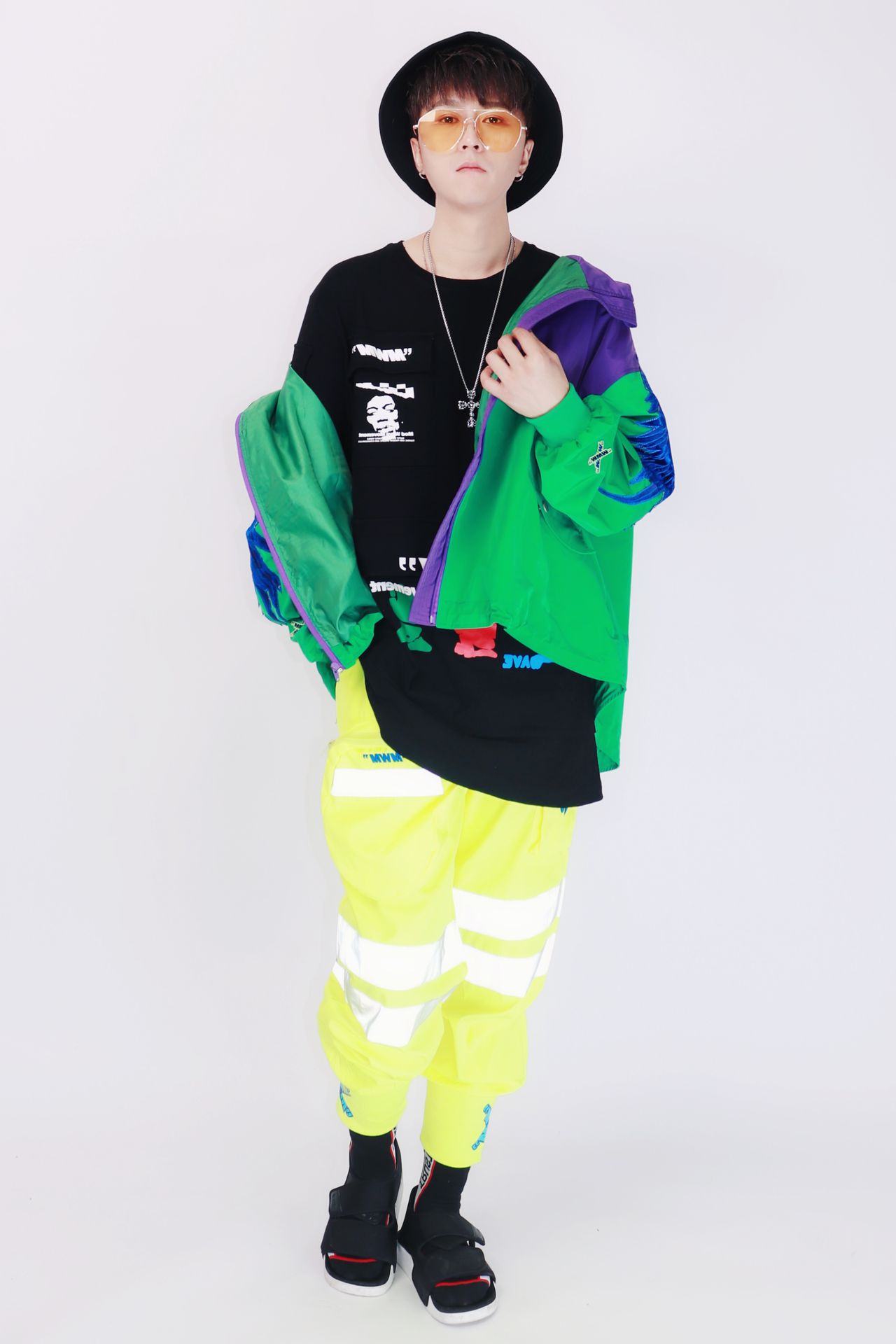 "gnbrc7hm8g">杨博然,2月17日出生于黑龙江省哈尔滨市,中国内地男歌手