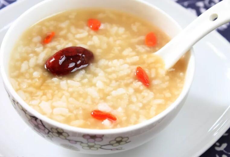 桂圆枸杞子粥