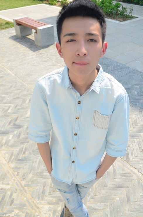  p>《家在四方》是mc魏思的代表作之一,以不同的喊麦风格演唱,旋律