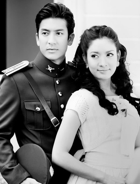  p>《一诺倾情》是泰国lakornthai制作公司出品的年代爱情剧,由paaj