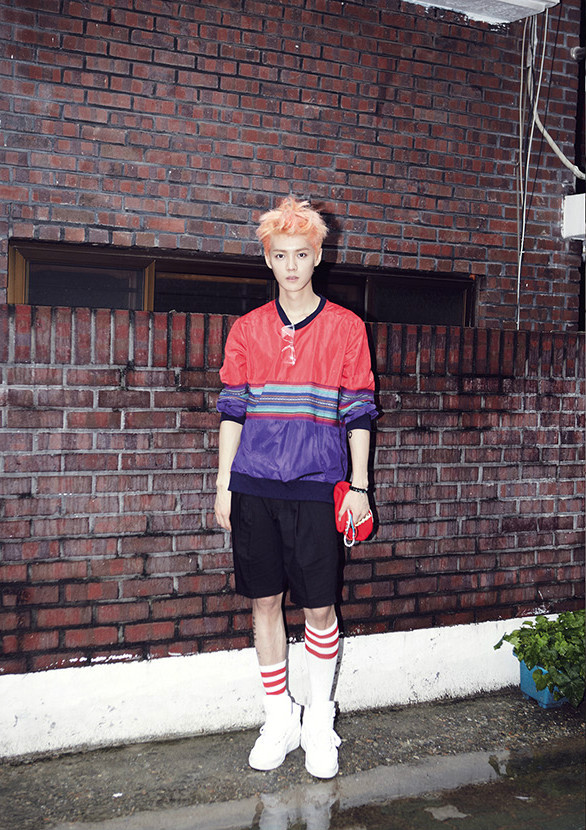  p>《咆哮》(韩文:         ;英语:growl)是韩国男子组合exo正规一辑