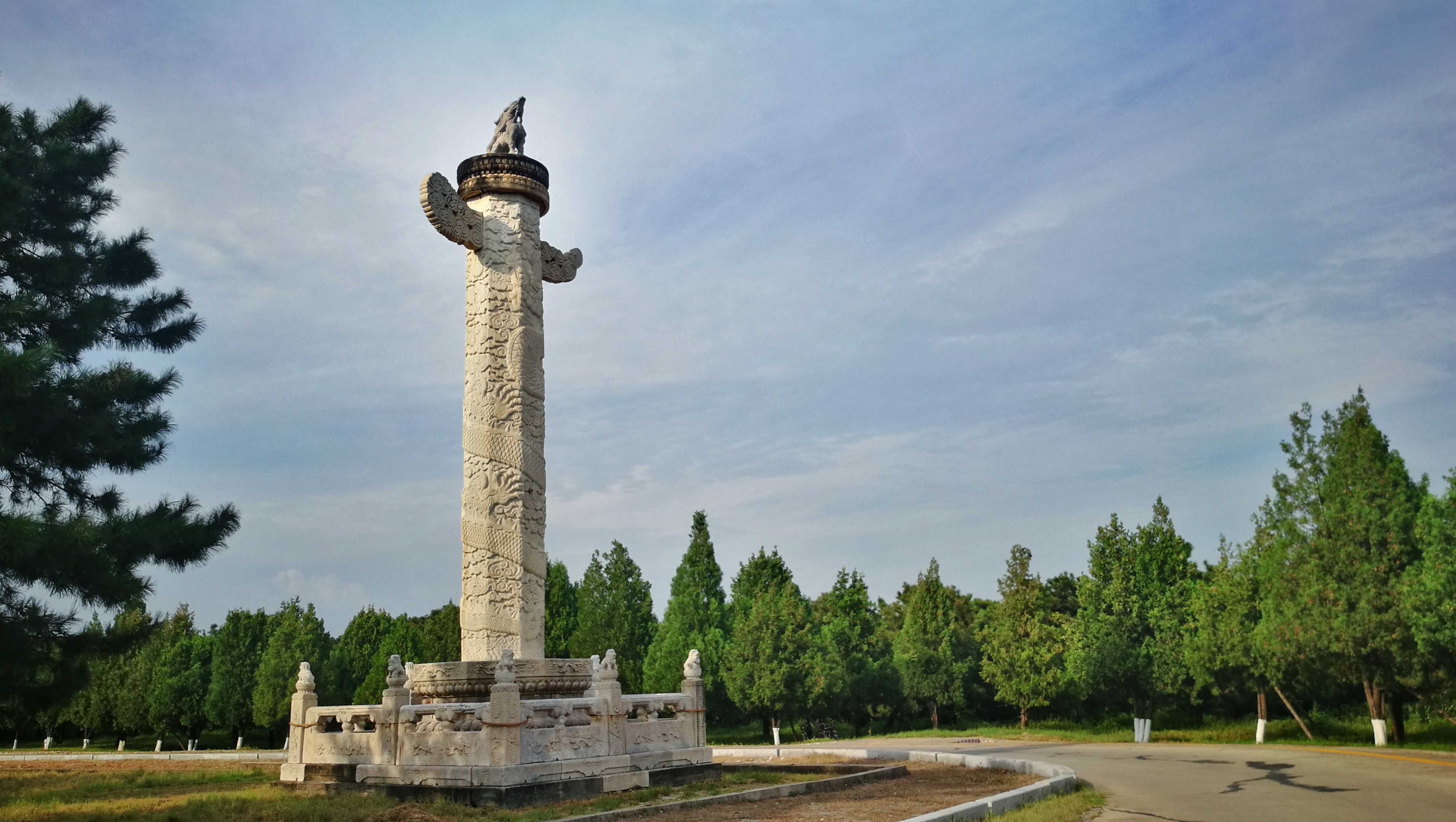  p>清东陵位于 a target="_blank" href="/item/河北省">河北省 /a> a