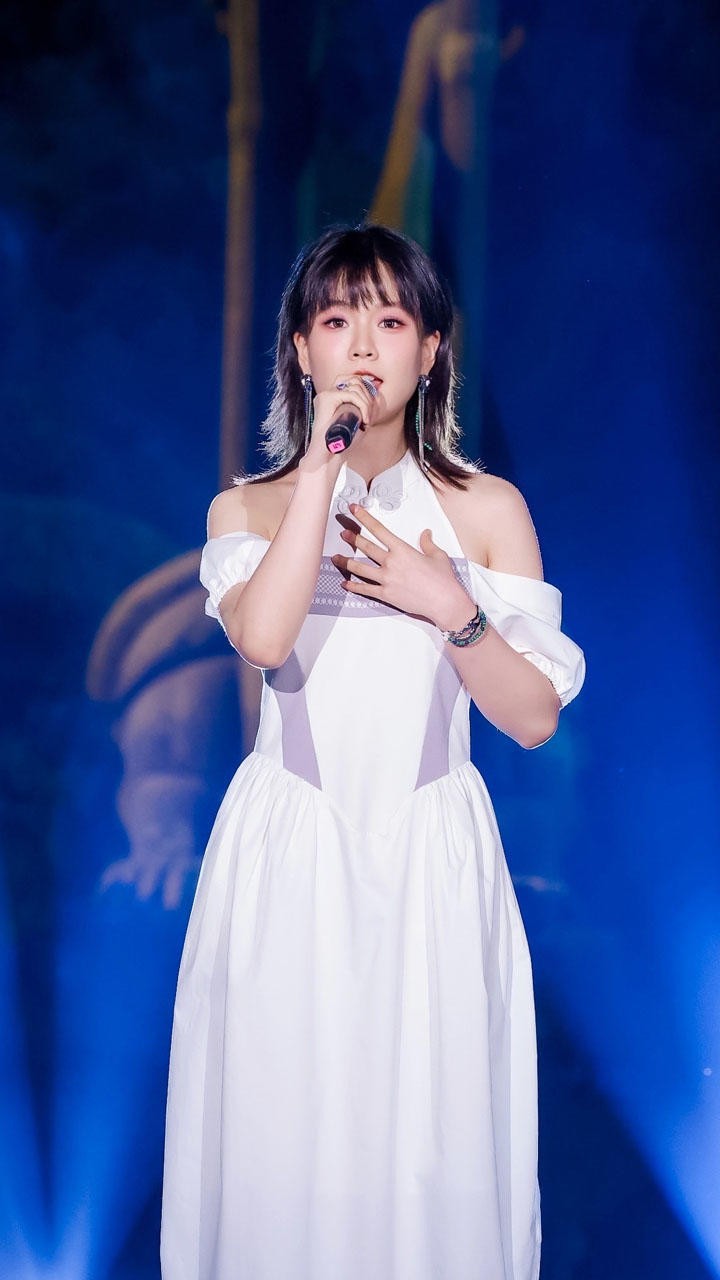  p data-id="tzz0z4nntj2m">司南,出生于2000年5月7日,中国内地女歌手