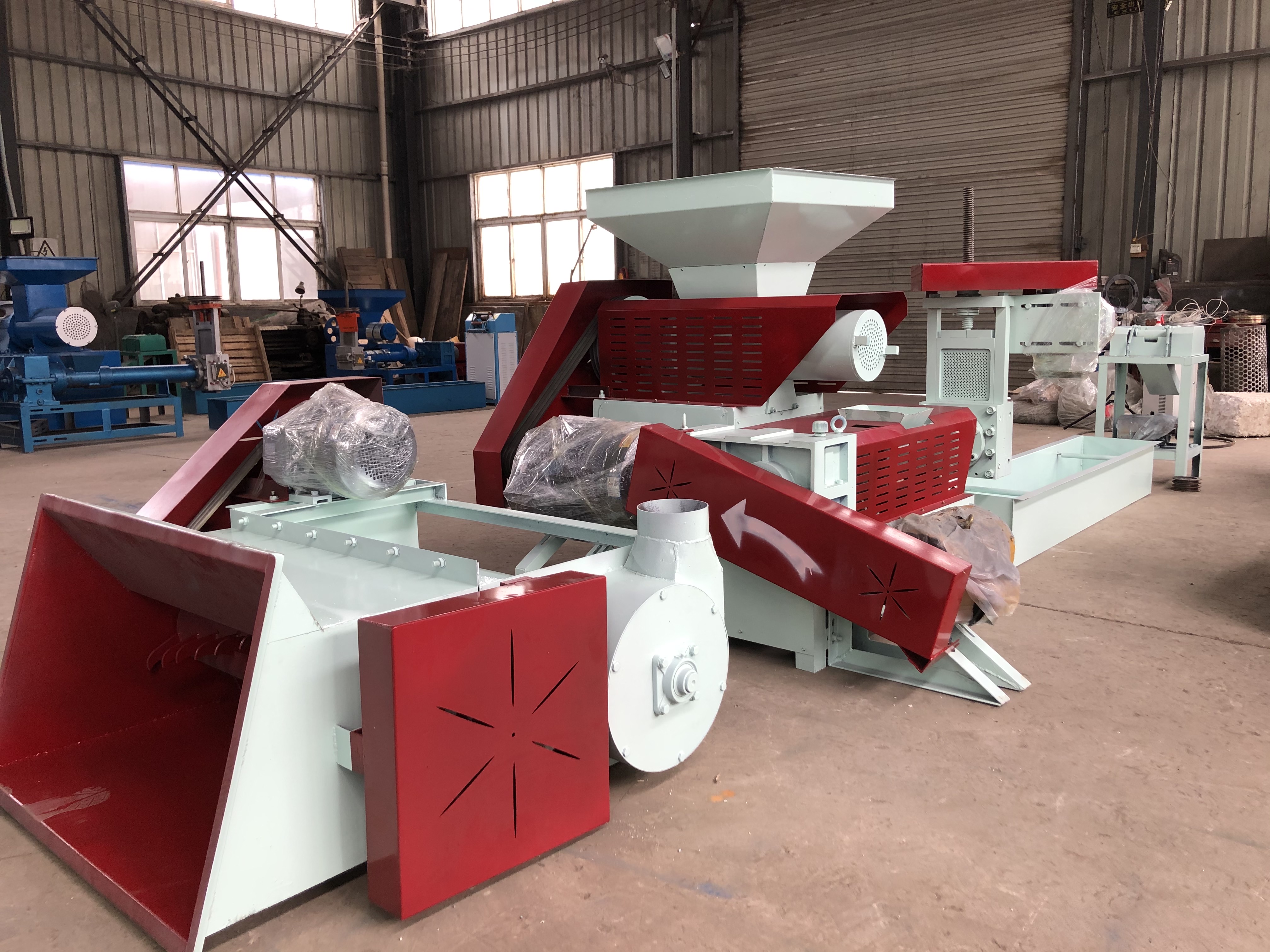 废旧泡沫造粒机:又叫 a href="#" data-lemmaid="4839561">泡沫颗粒机