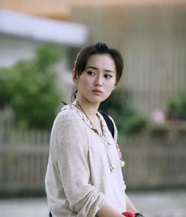 闪亮 /a>》中的角色,由 a target="_blank" href="/item/江铠同/9005