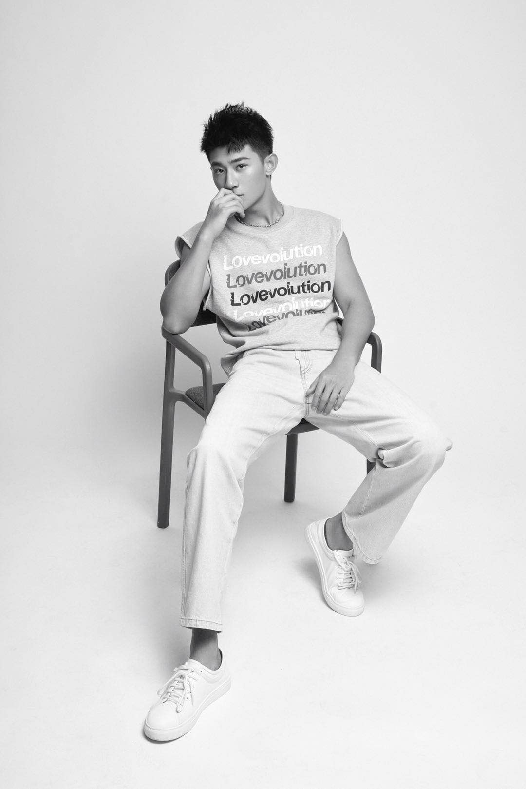 14z">黑泽,原名李泽,1998年9月27日出生于北京市,中国内地影视男演员