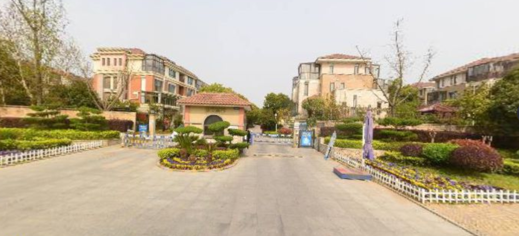  p data-id="gnfhq82kh6">依云溪谷一期位于南京市栖霞仙林,由招商局