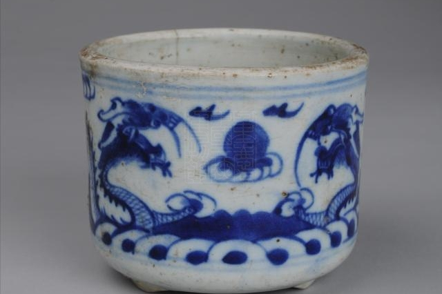 明青花龙纹瓷香炉