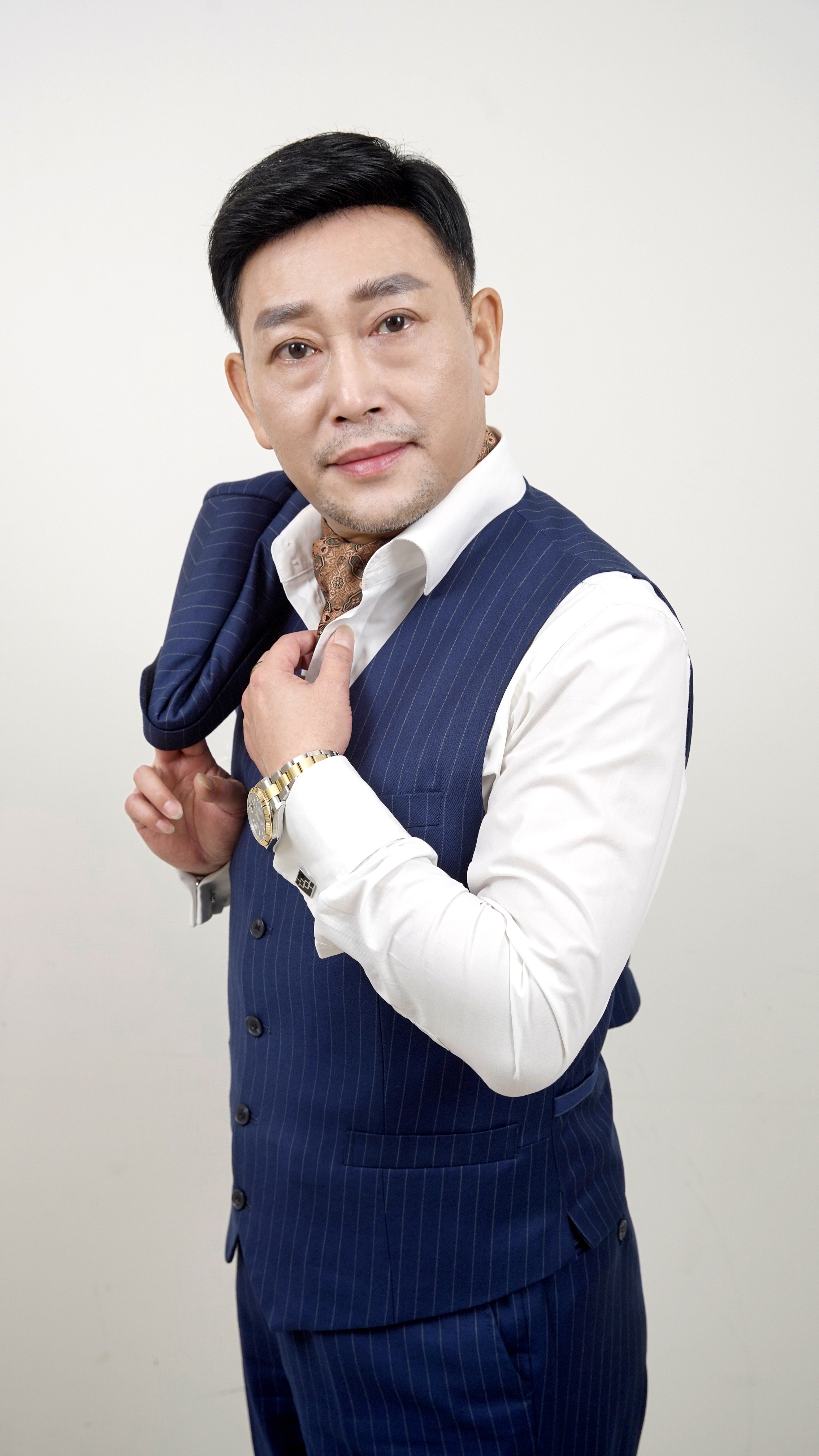  p data-id="tkgljxciwckr">演员肖伟,中国内地影视男演员,先后参与了