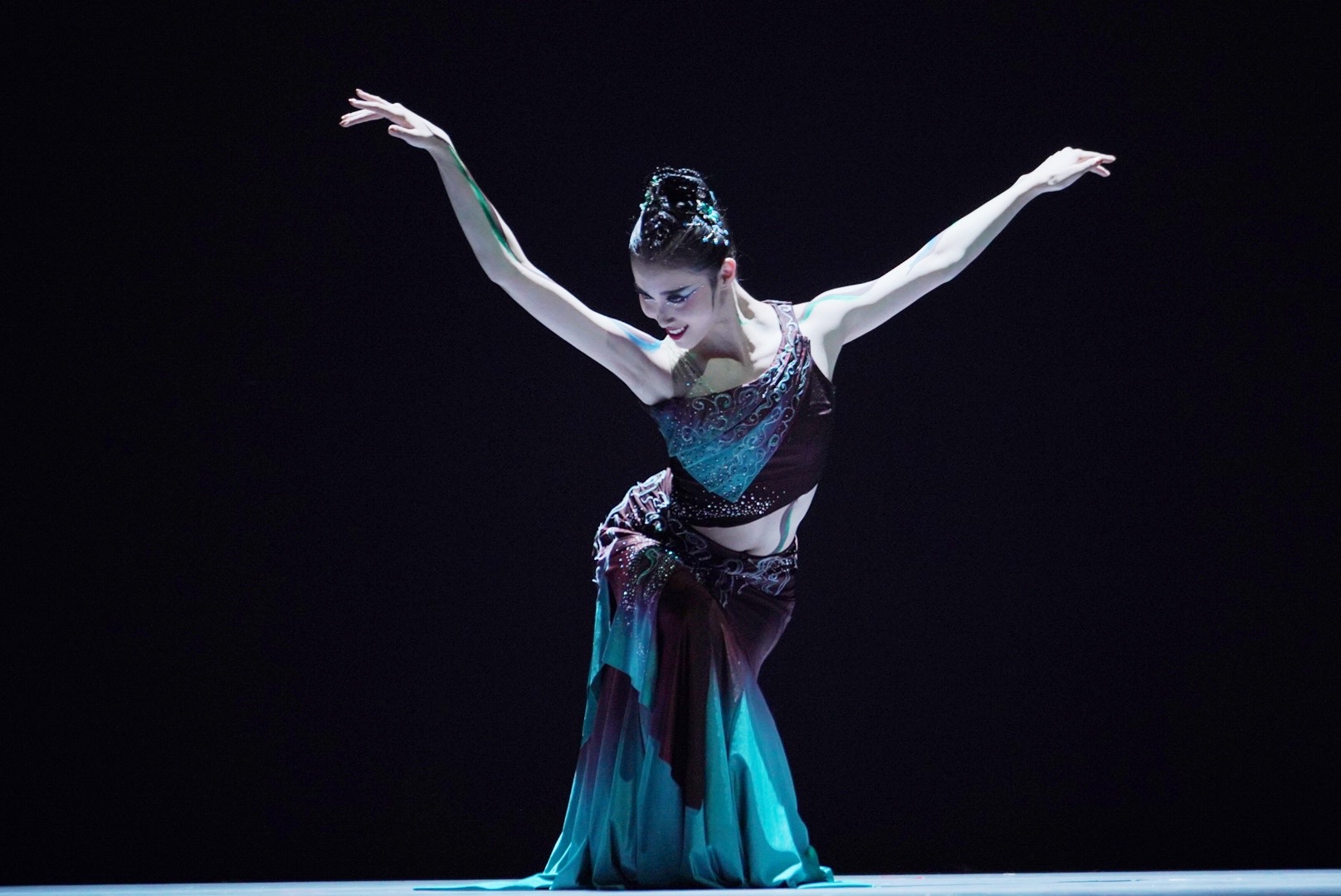  p>李美静,女,青年舞蹈家,毕业于 a target="_blank" href="/item