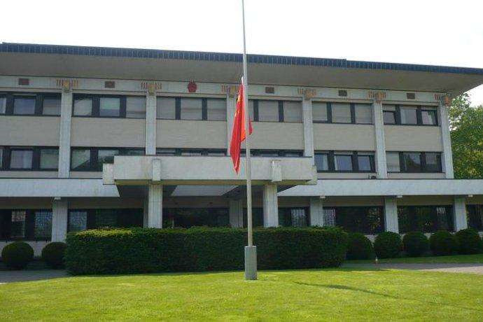  p>中华人民共和国驻新加坡共和国大使馆,简称"中国驻新加坡大使馆"
