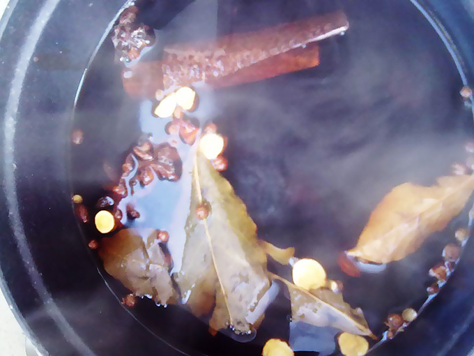  p data-id="gnvhbdv649">卤水,即槟榔卤水,是用 a target="_blank"