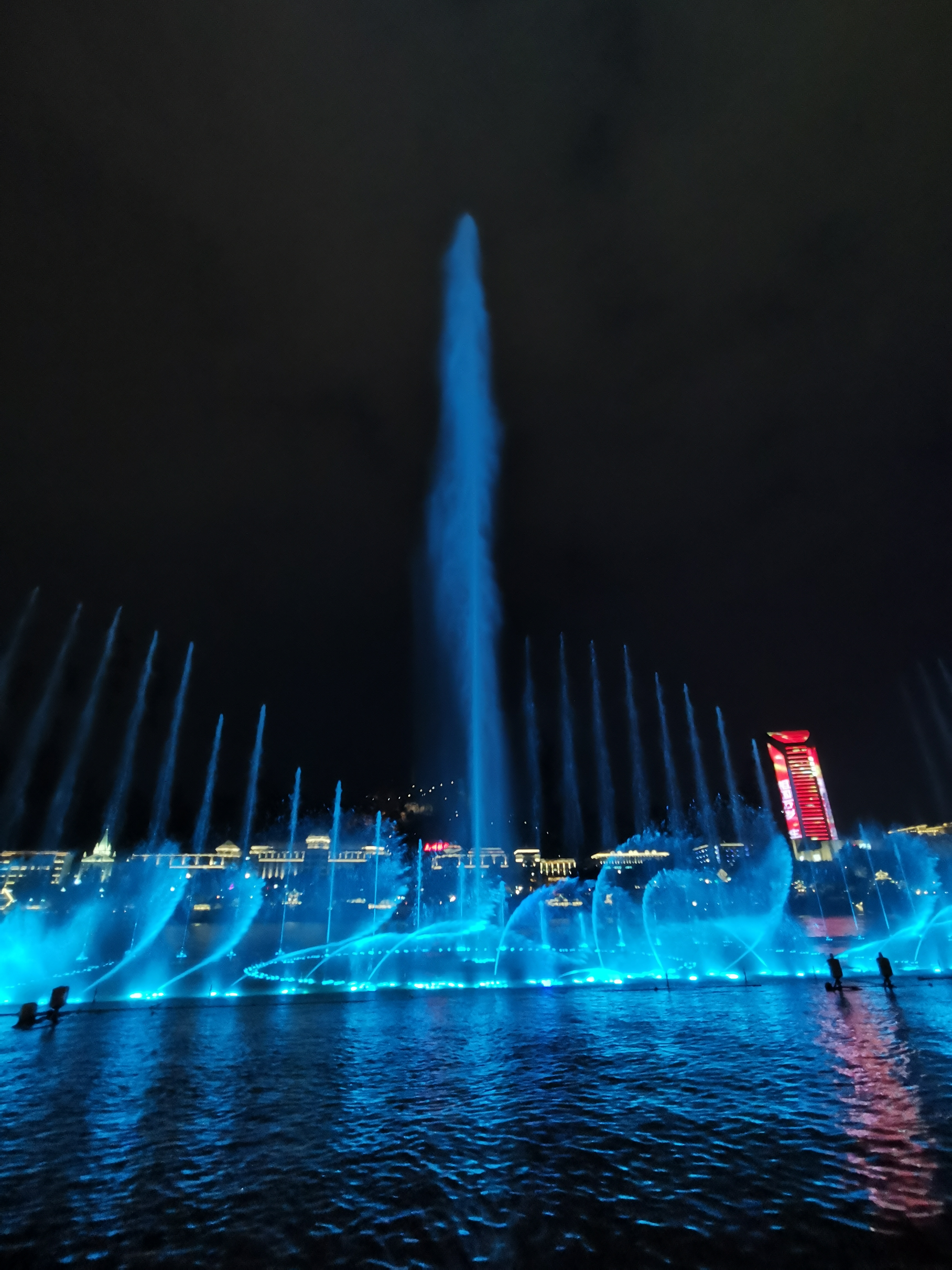  p>柳州音乐喷泉位于 a target="_blank" href="/item/柳州市