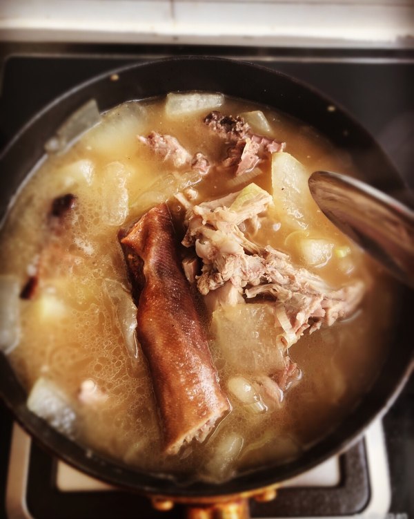  p data-id="gn6p61tz86">浓香鸭架汤原料: 烤鸭架(南京的烧鹅架也