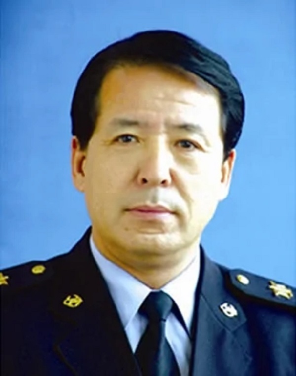  p>辽宁大石桥人,2002年1月任营口出入境检验检疫局副局长,党组成员