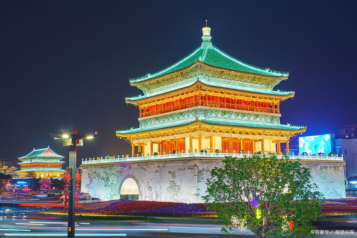 古色古香的建筑，遥相对应的楼阁，那就是西安钟鼓楼_百科TA说