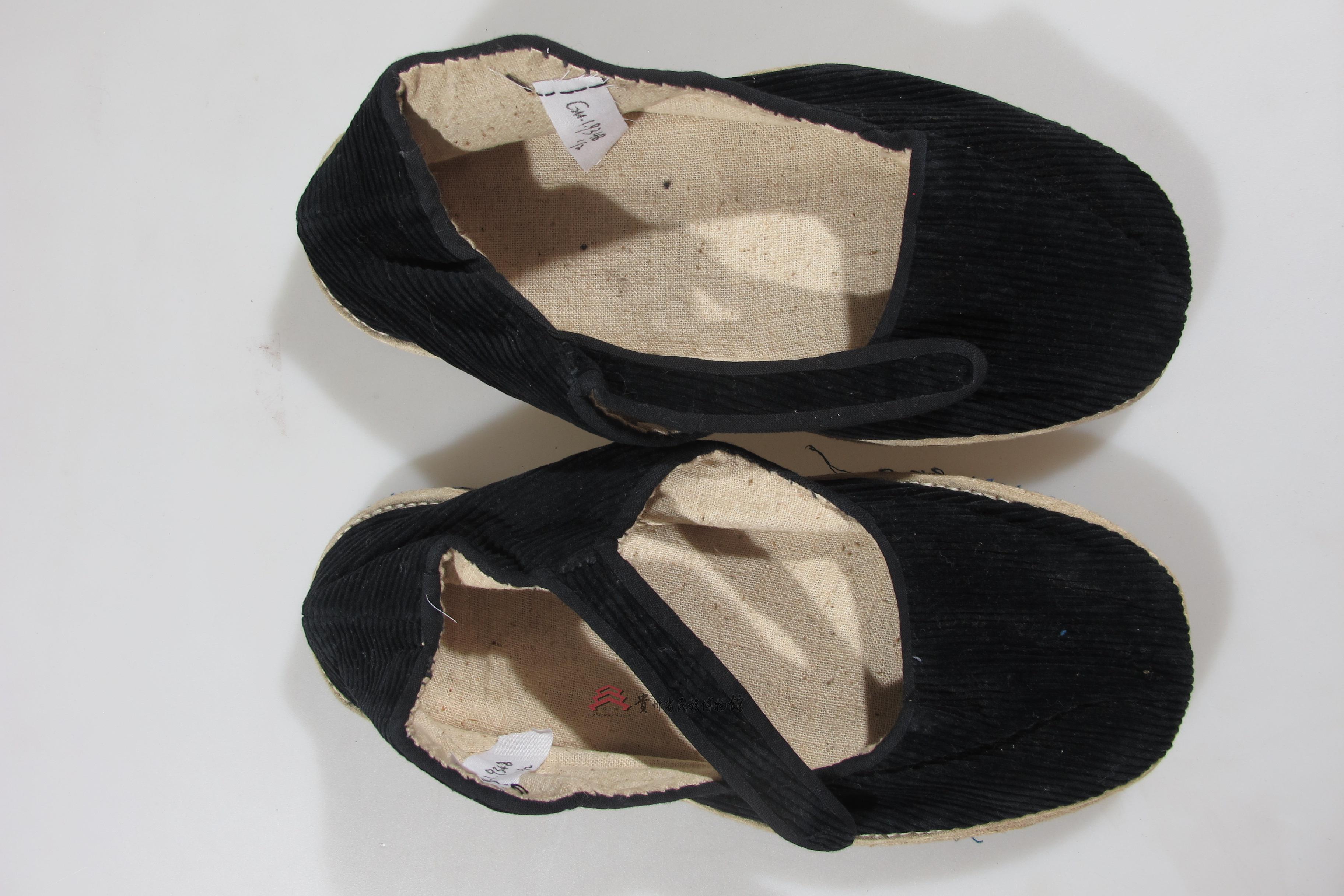 湖南黑色灯芯绒侗族布鞋