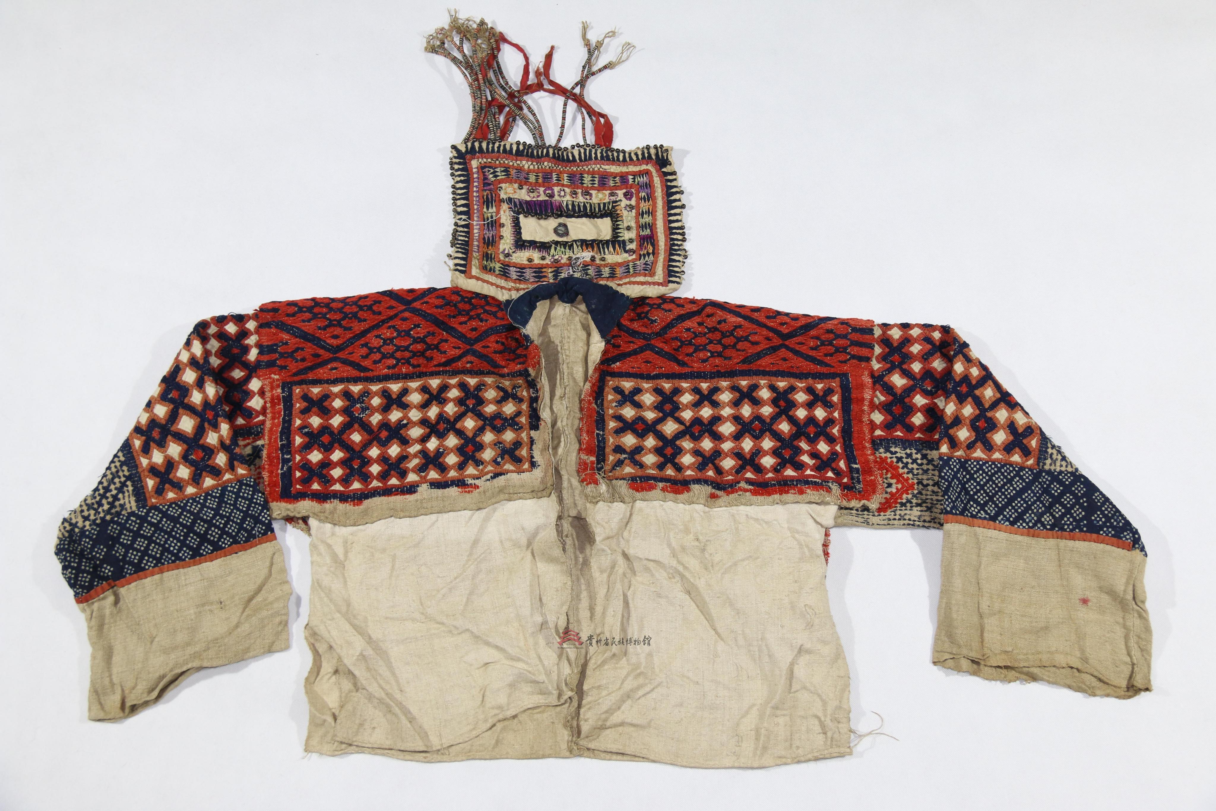 当代云南楚雄苗族白麻布挑花对襟衣