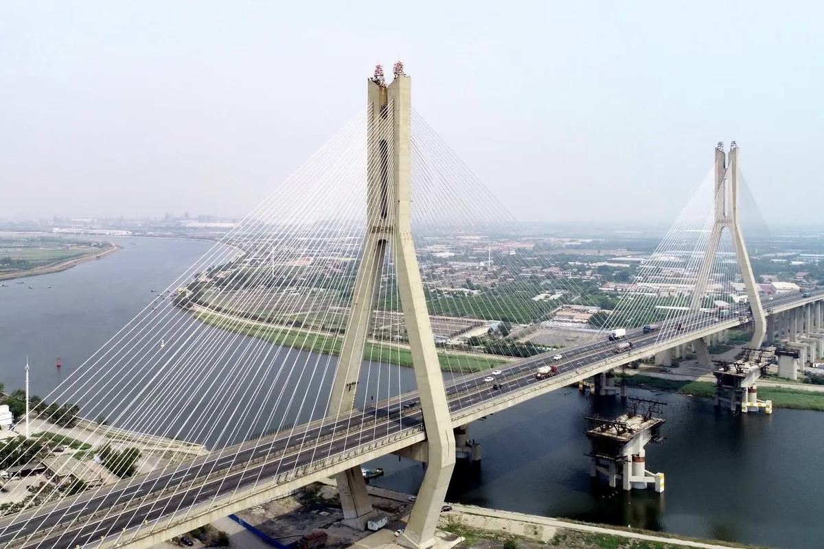 滨海大桥位于<a target="