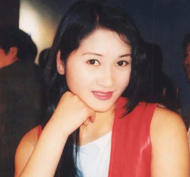 一年内服侍过30多位导演的她，结果还是被封杀了……_百科TA说