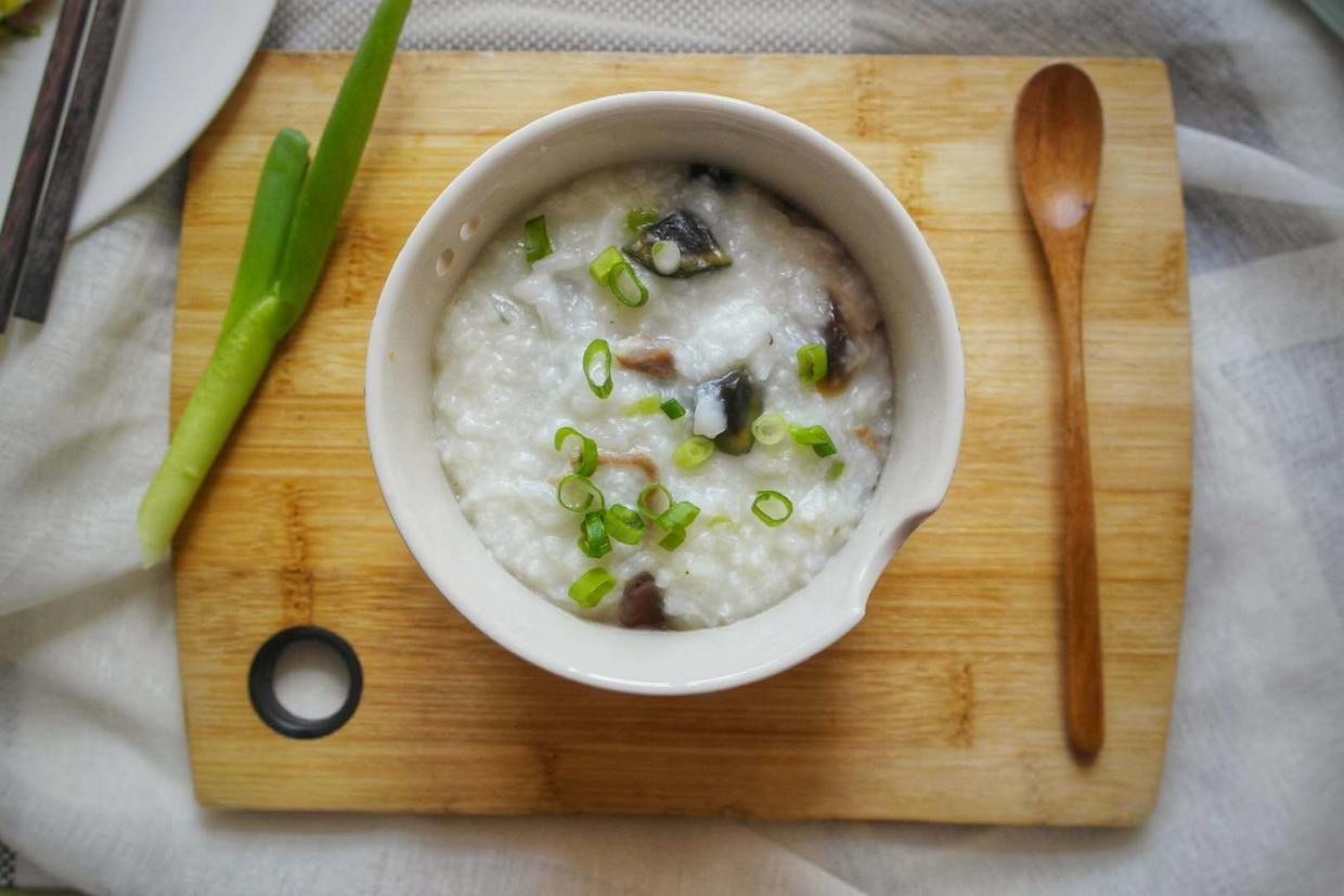 葱花皮蛋粥