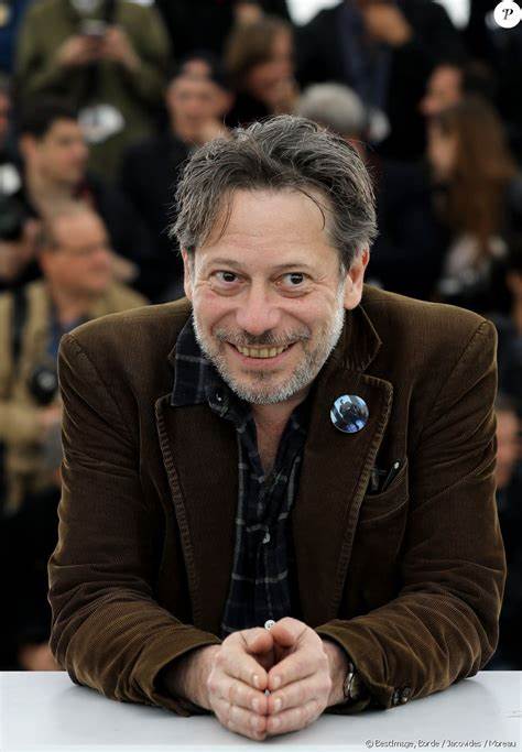 amalric),1965年10月25日出生于法国上塞纳省,法国男演员,导演,编剧