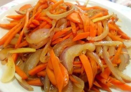 胡萝卜炒洋葱