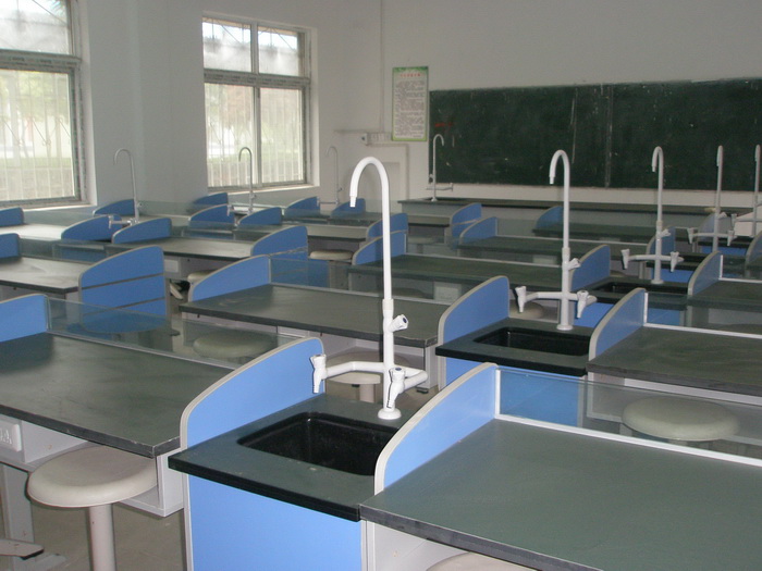 应城市第三中学