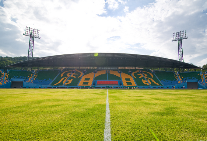 梅州市梅县区曾宪梓体育场