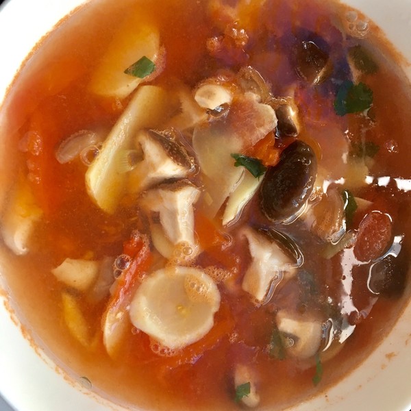 西红柿香菇汤