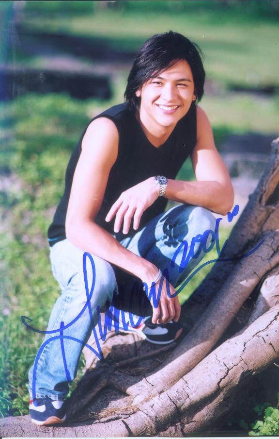  p>周群达,又名黎登勤,1978年9月19日出生于香港长洲,香港艺人,毕业于