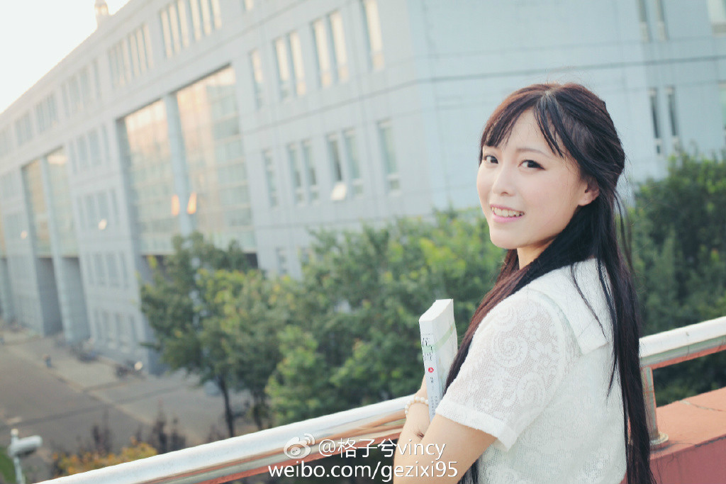  p data-id="gnwy0zzrlj">格子兮,本名陈文君,1995年7月16日出生于