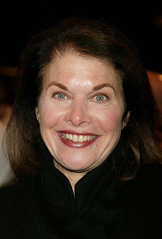  p>雪莉·兰辛,好莱坞历史上第一位领导八大电影集团的女性,一年一度