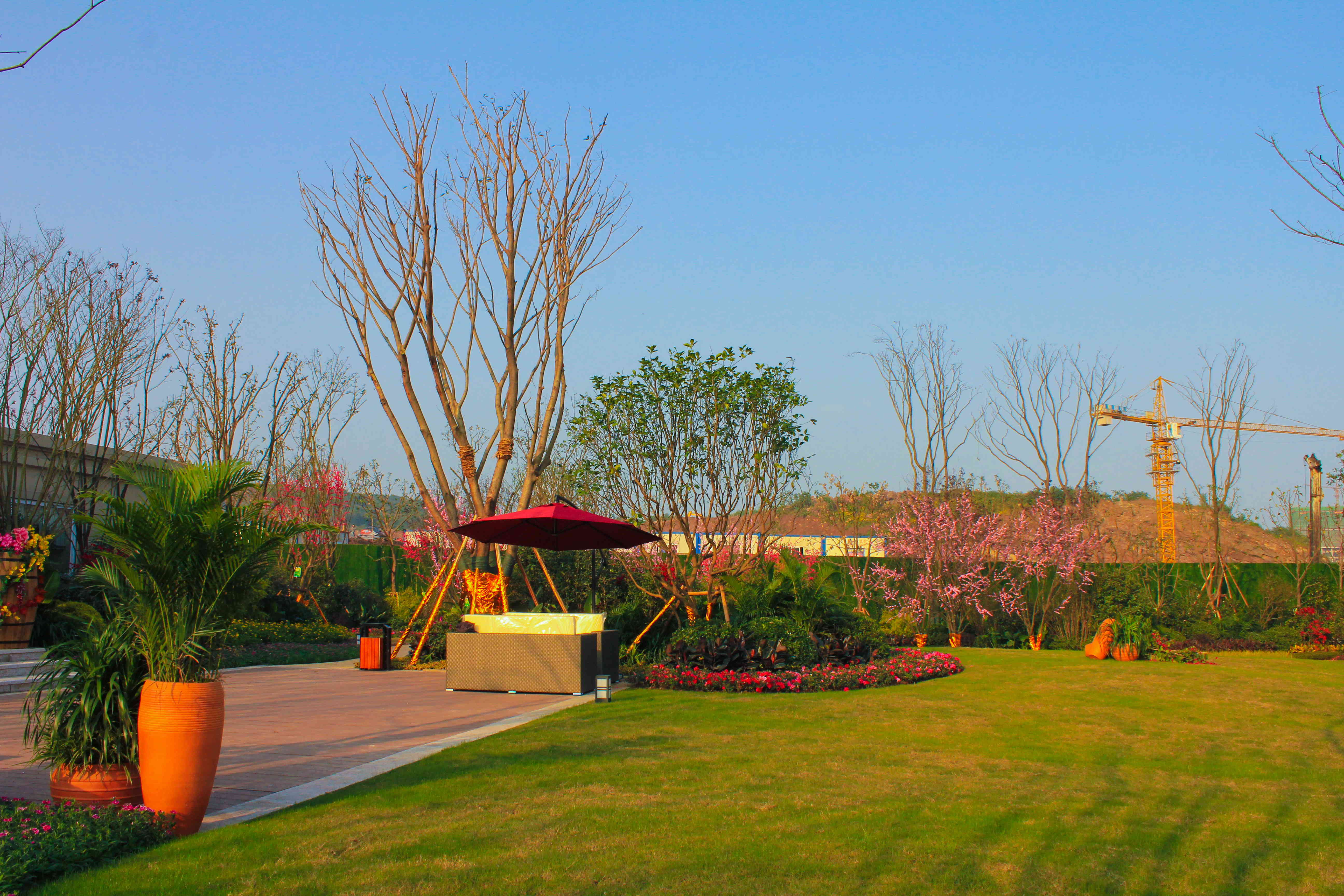  p>奥园越时代地处解放碑向南首站,位于茶园东南大道与通江大道的交汇