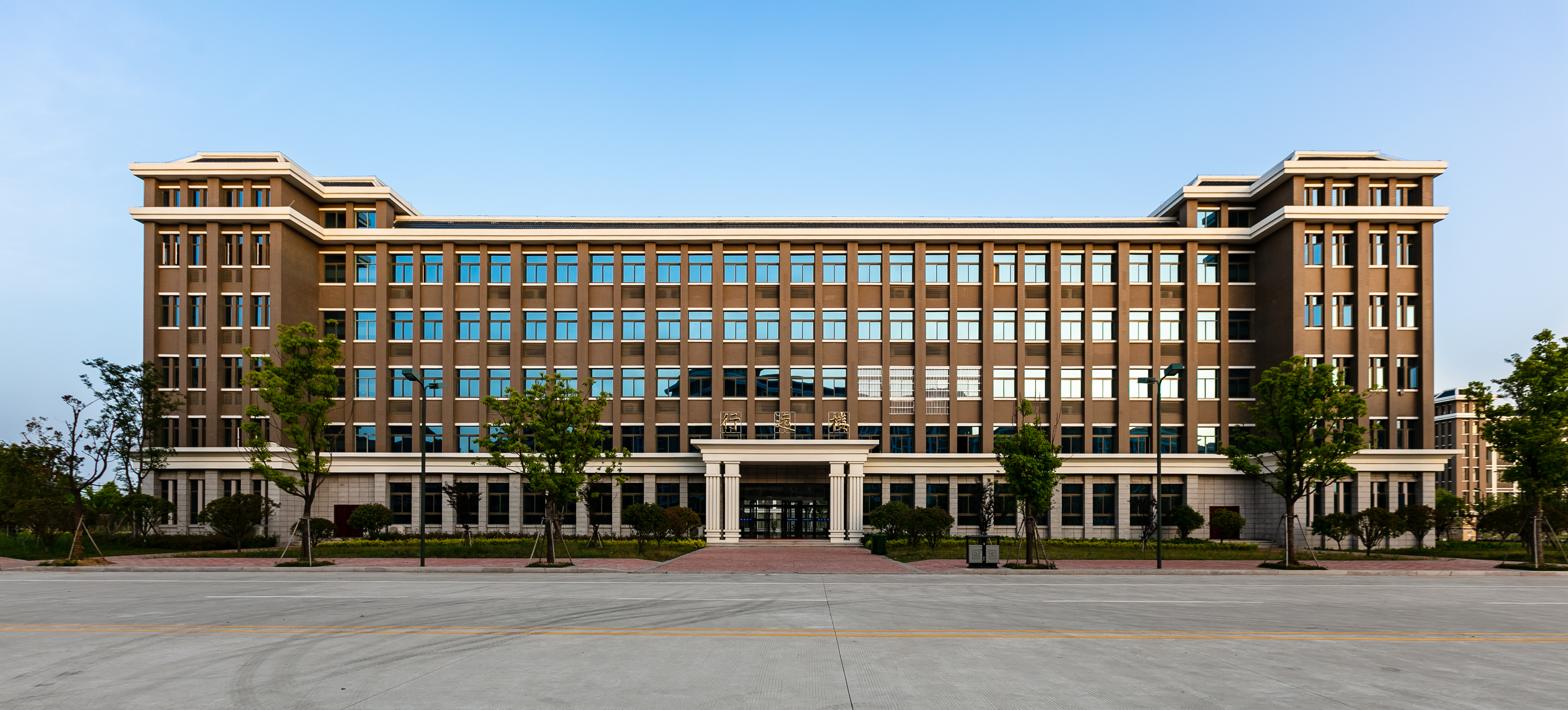  p>蚌埠工商学院是一所以经济学,管理学为主,跨文学,理学,艺术学五大