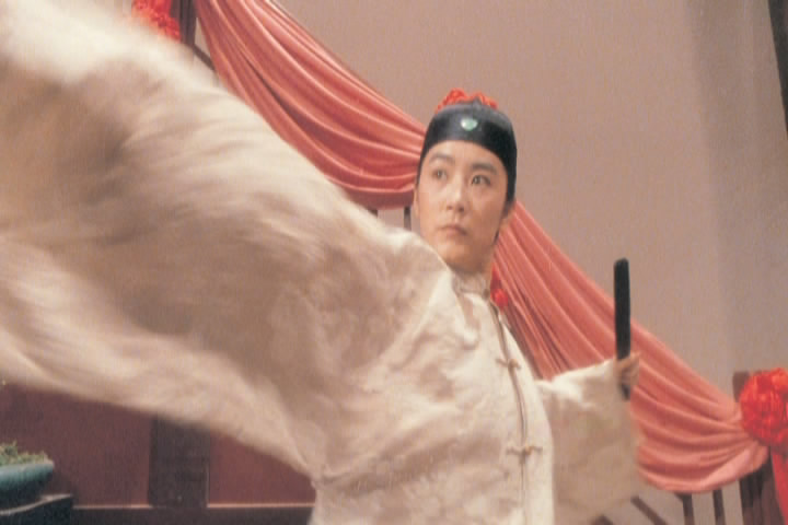 《摧花神龙教》,是一部由leung chung导演,陈宝莲,何家驹,陈翠兰等