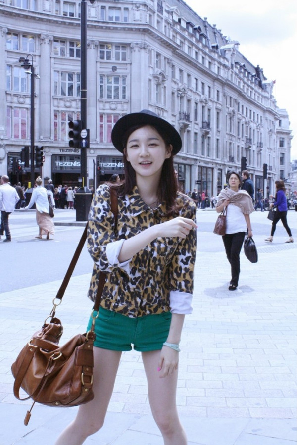  p>姜敏京(kang min kyung),1990年8月3日出生于韩国京畿道.